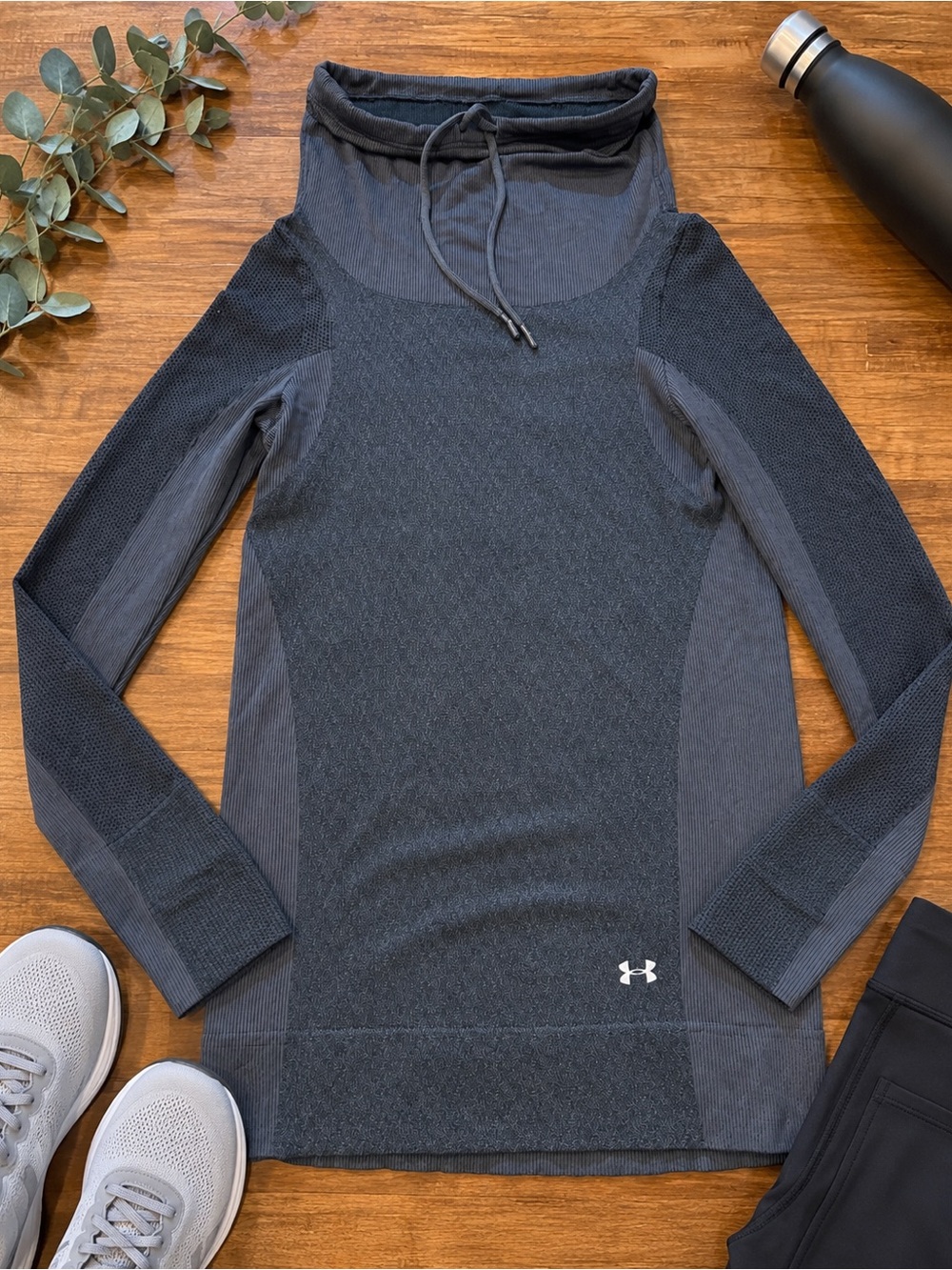 Under Armour Vanish Seamless Layer
Funnel Neck Sz XS
 (T1)